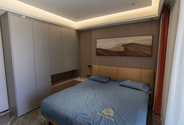 Kühlergrill Eck am Nachttisch graue Haustier Schlafzimmer Garderobe